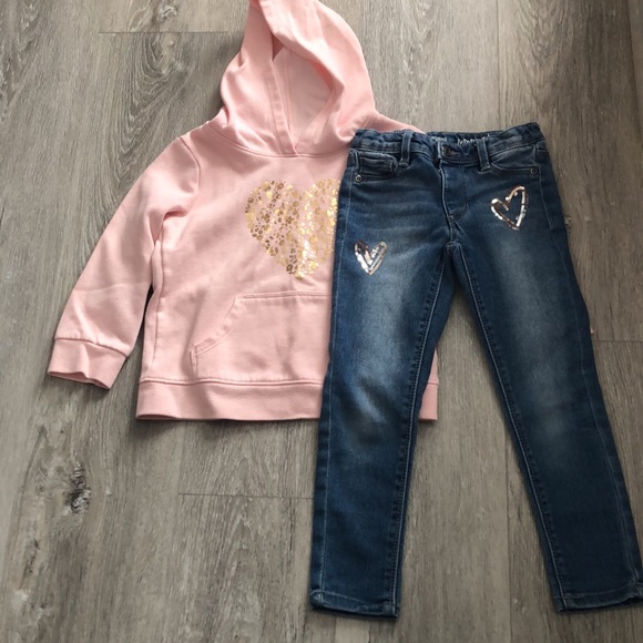 Bundle of Cat&Jack Sweatshirt, 4 Long Sleeve Shirts, 2 Leggings, 1 Jeans Sz 4/5 - Picture 16 of 16